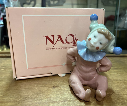 Lovely vintage nao lladro - lovely,