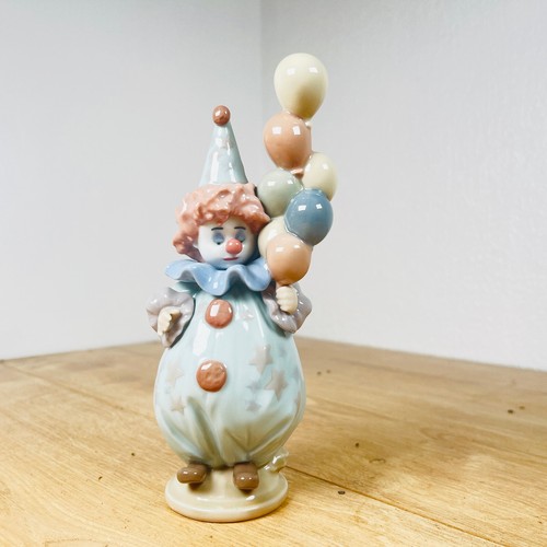 Lladro littlest clown 5811 - lladro,