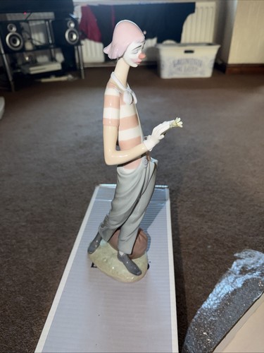 Lladro clown figure with - figure,