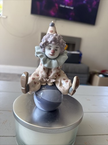 Lladro clown figurine - clown,