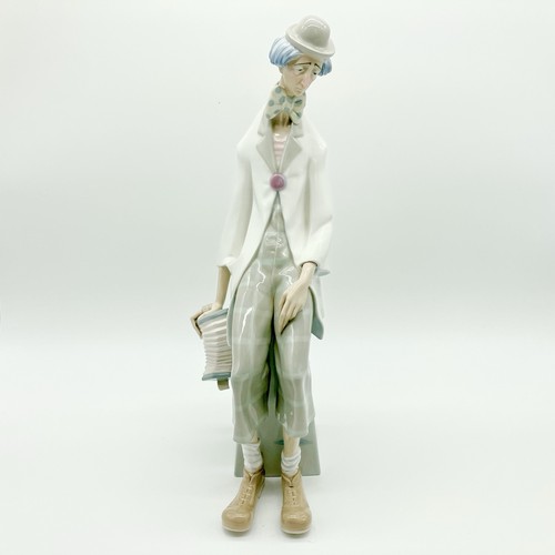 Lladro 1027 sad clown with - 1027,