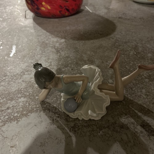 Nao lladro ballerina lying - lladro,