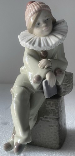 Retired lladro figure 5203 - retired,