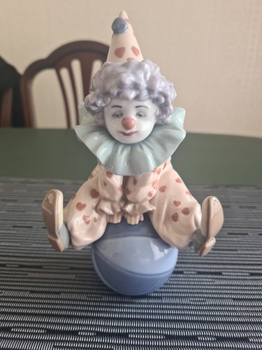 Lladro 5813 clown figurine - lladro,