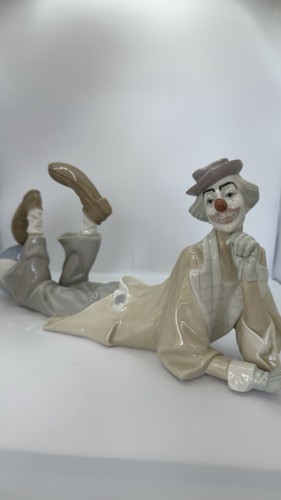 Lladro 4618 reclining clown - 4618,